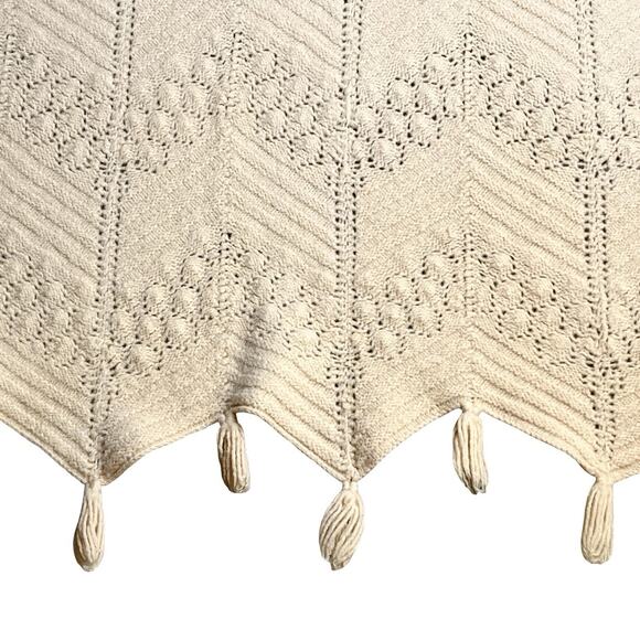 Chunky Knit Throw Blanket Tassels Cream Beige Chevron Pattern Thick Cozy 47x53 - Picture 6 of 7